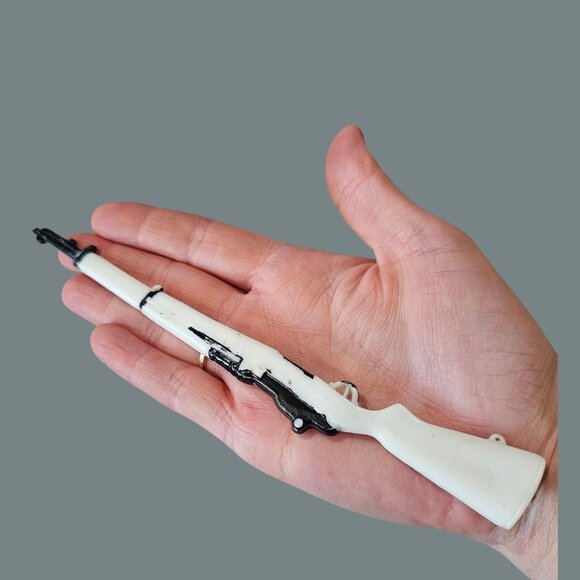 VTG Hasbro G.I. Joe Action Soldier West Point Cadet White Rifle Missing Strap - Picture 3 of 12